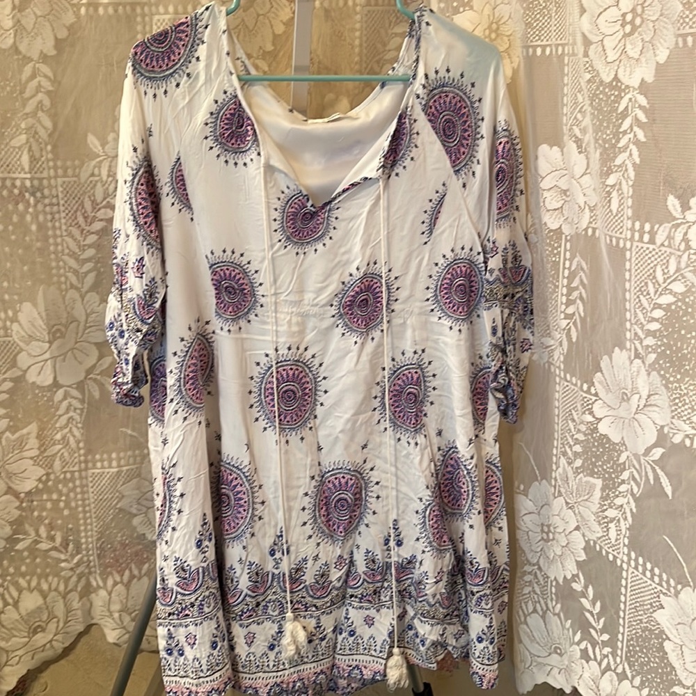 Entro dress with beautiful hints of color!Size large.